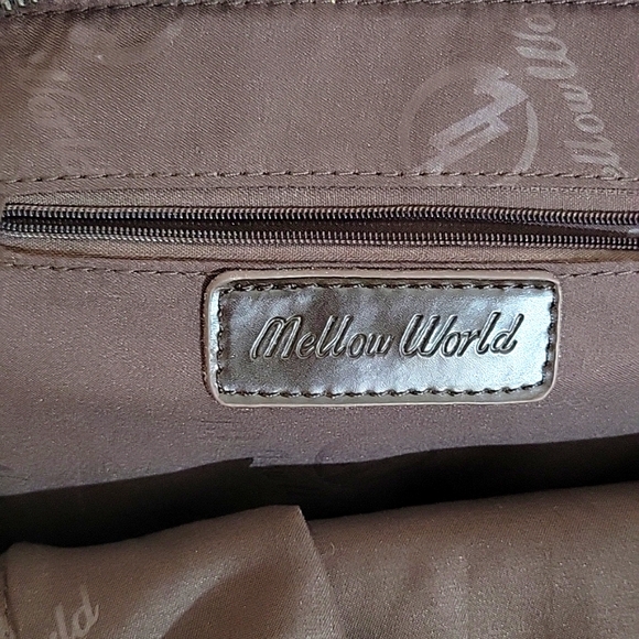 Mellow World To Go Go Crossbody Purse NWT - Picture 7 of 10
